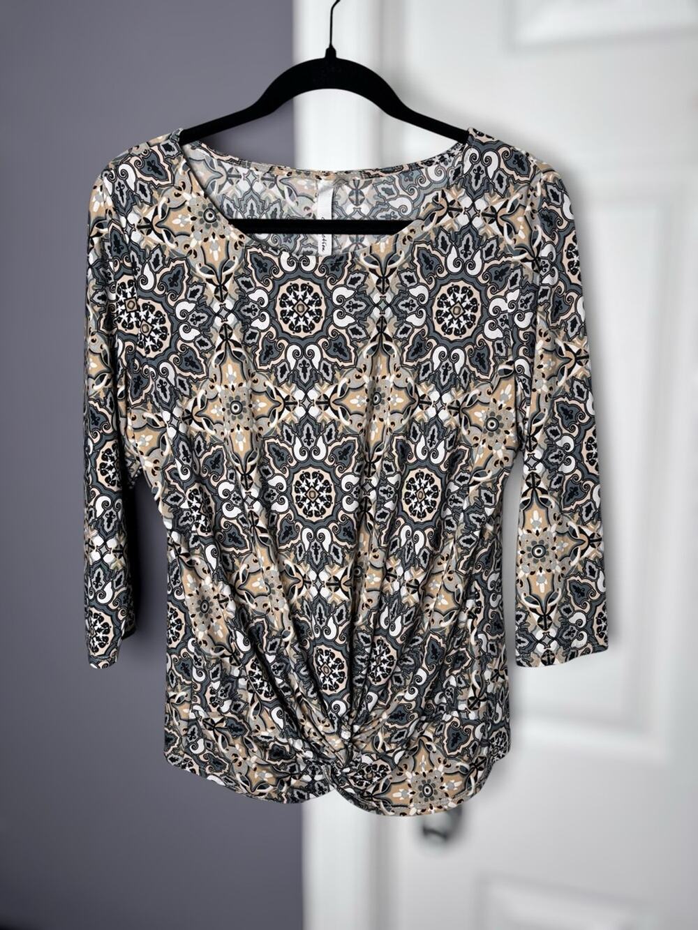 NY Collection Tan Gray Geometric Print Twist Front Blouse Large